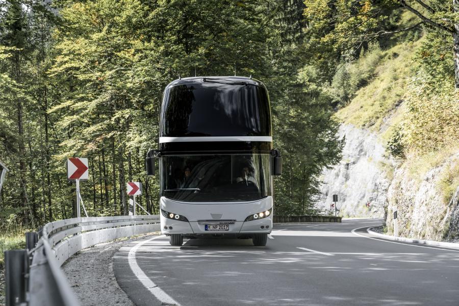  Neoplan Skyliner 2015 года  (фото 17 из 22)